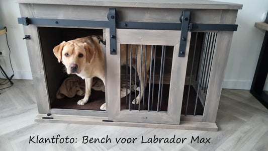 Stoere houten hondenbench