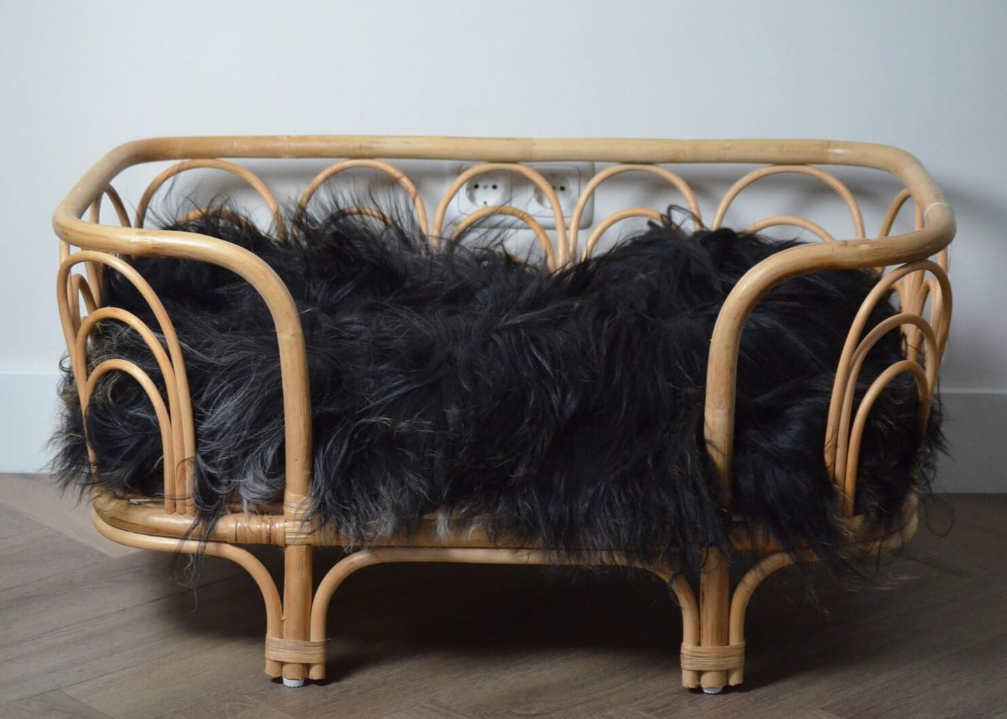 Hoogwaardig_Rotan_Hondenbed_-_Inclusief_Zacht_Matras_voor_Optimaal_Comfort_-_Chateau_Rustique