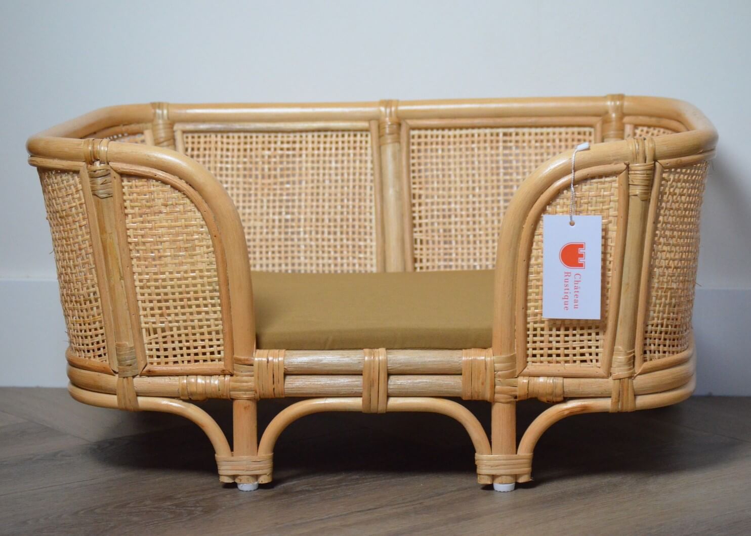 Rotan_Webbing_Hondensofa_-Duurzaam_Bed_met_Matras-_Chateau_Rustique