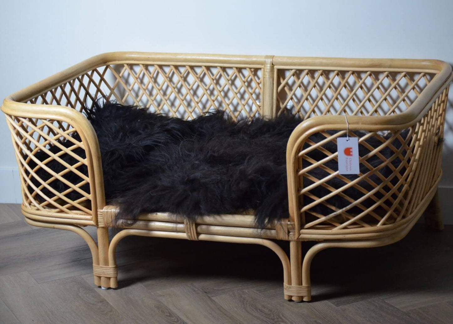 Scandinavisch_Geinspireerd_Hondenbed_Stijlvol_Rotan_met_Matras_Chateau_Rustique