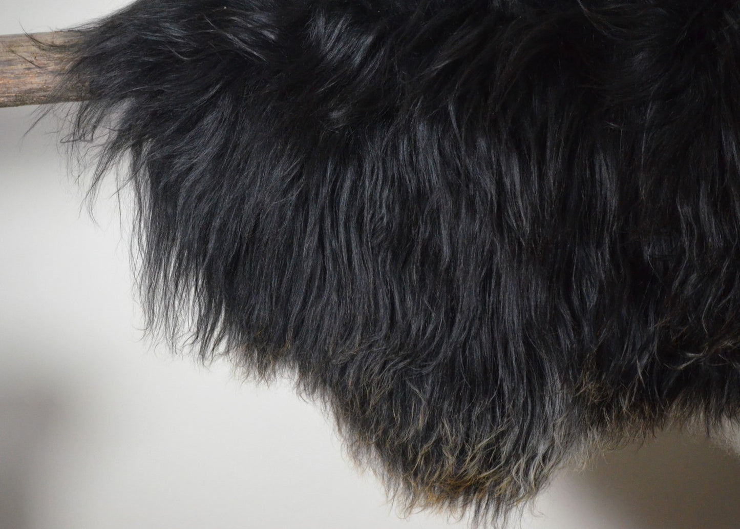 Schapenvacht_blacky_brown_zwart_bruin_groot_voor_huisdieren
