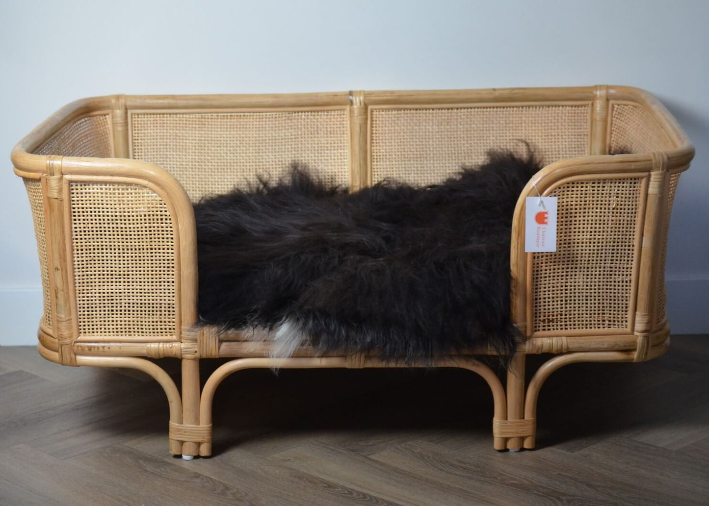 Stijlvol_Rotan_Hondenbed_met_Webbing_Luxe_Slaapplek_Chateau_Rustique