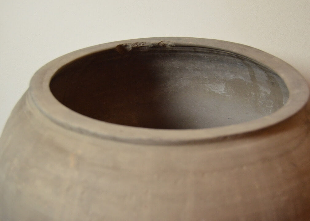 Authentieke Chinese waterkruik / pot groot beige