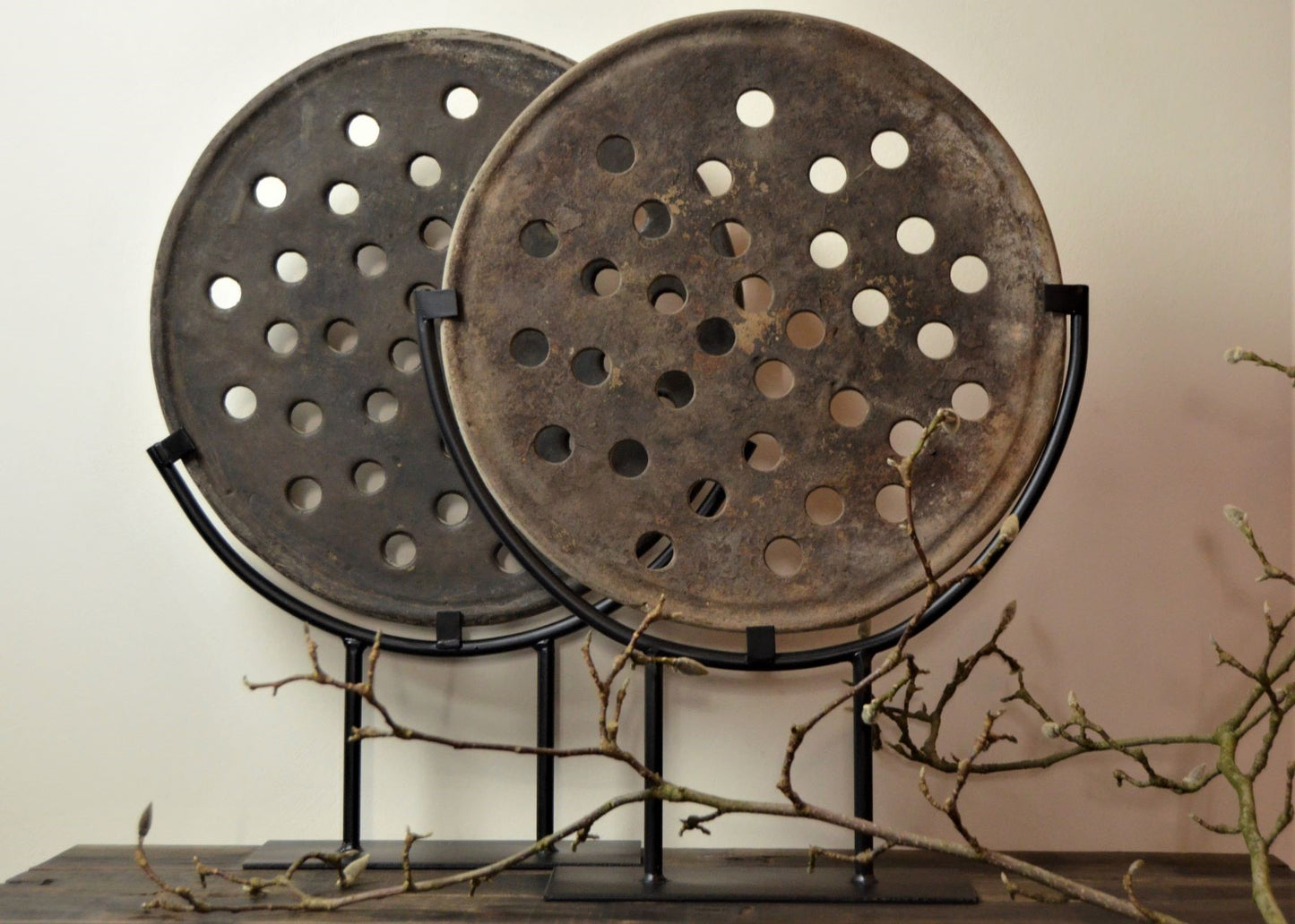 Unieke broodmal XL op smeedijzeren voet