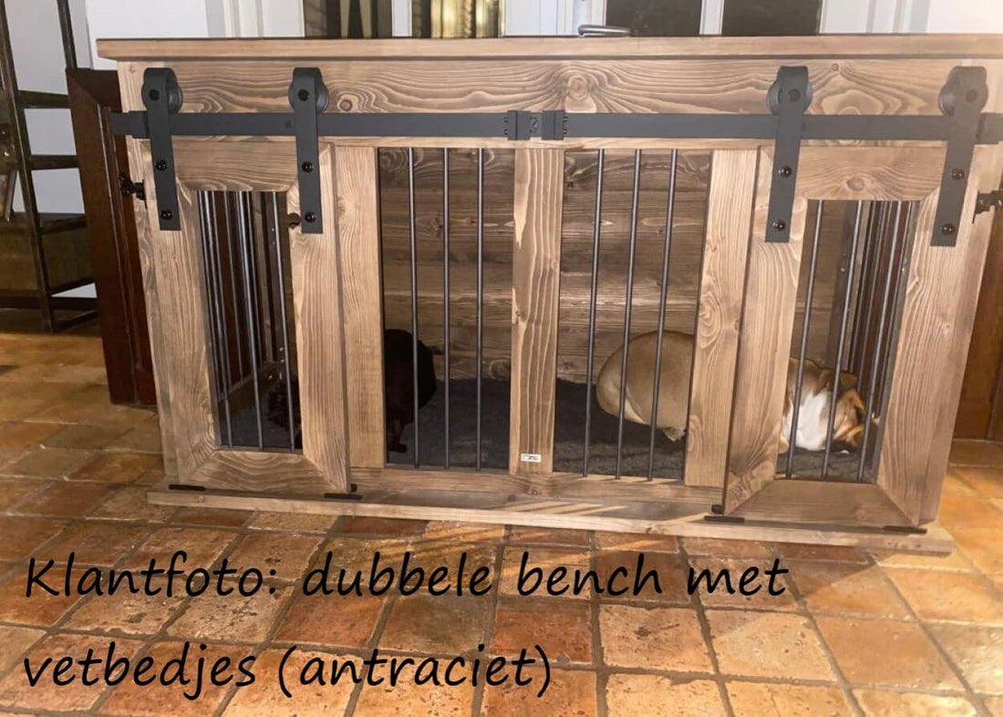 Dubbele houten hondenbench