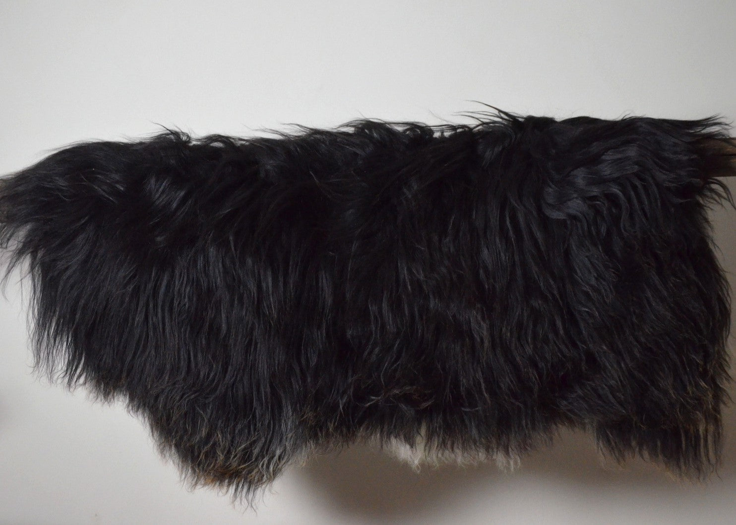 Schapenvacht_blacky_brown_zwart_bruin_groot_voor_honden